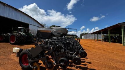 PLANTADEIRA FENDT MOMENTUM 30 LINHAS ANO 2022