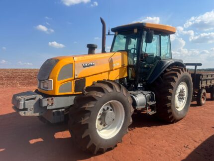TRATOR VALTRA BH180 ANO 2010