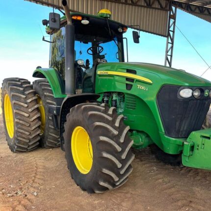 TRATOR JOHN DEERE 7230J ANO 2017