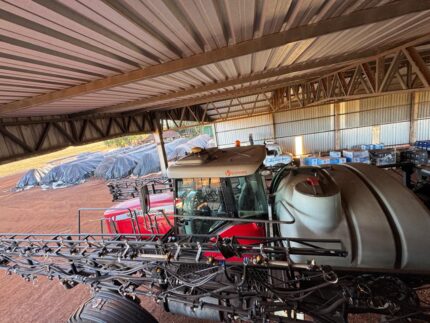 PULVERIZADOR MASSEY FERGUSON 9030 28M ANO 2015