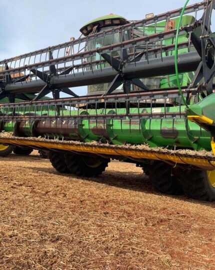 COLHEITADEIRA JOHN DEERE 1550 ANO 2010