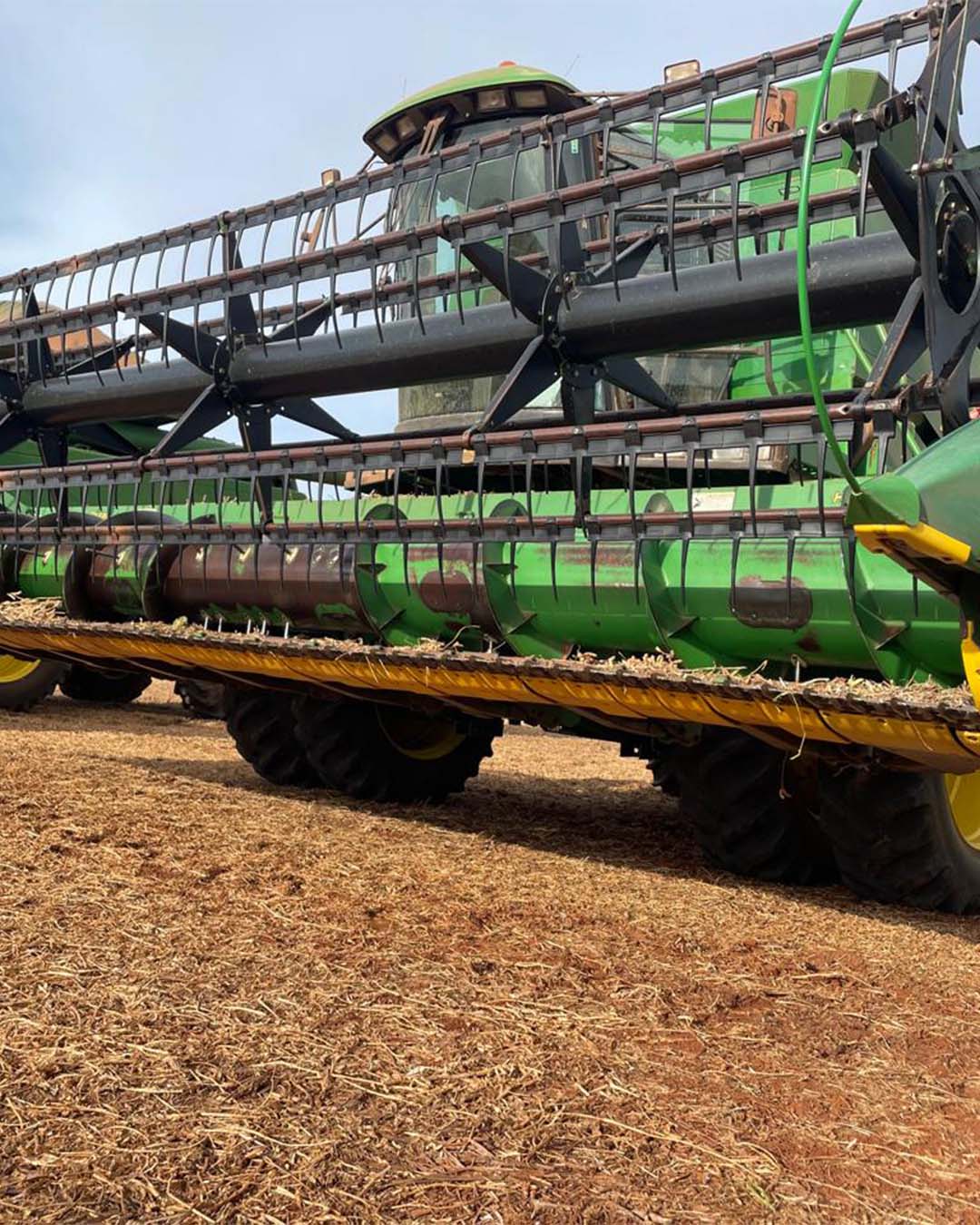 15379743325-colheitadeira-john-deere-1550-ano-2010.jpg