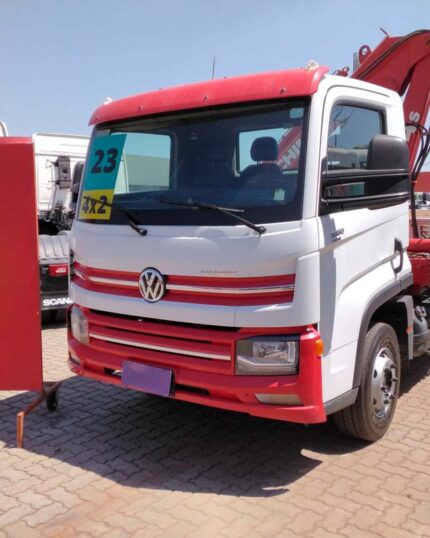 CAMINHÃO VOLKSWAGEN 11.180 4x2 ANO 22/23