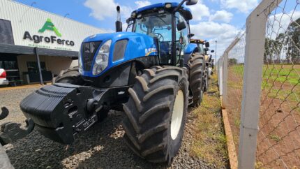TRATOR NEW HOLLAND T7.235 ANO 2014