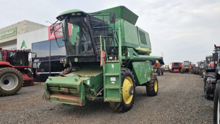 COLHEITADEIRA JOHN DEERE 1550 ANO 2007