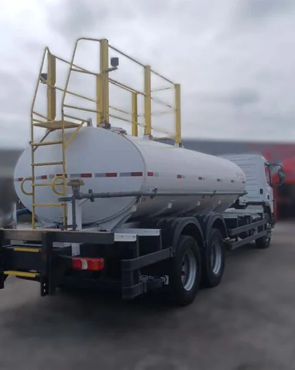 CAMINHÃO MERCEDES-BENZ ATEGO 2426 TANQUE PIPA 6X2 ANO 2022